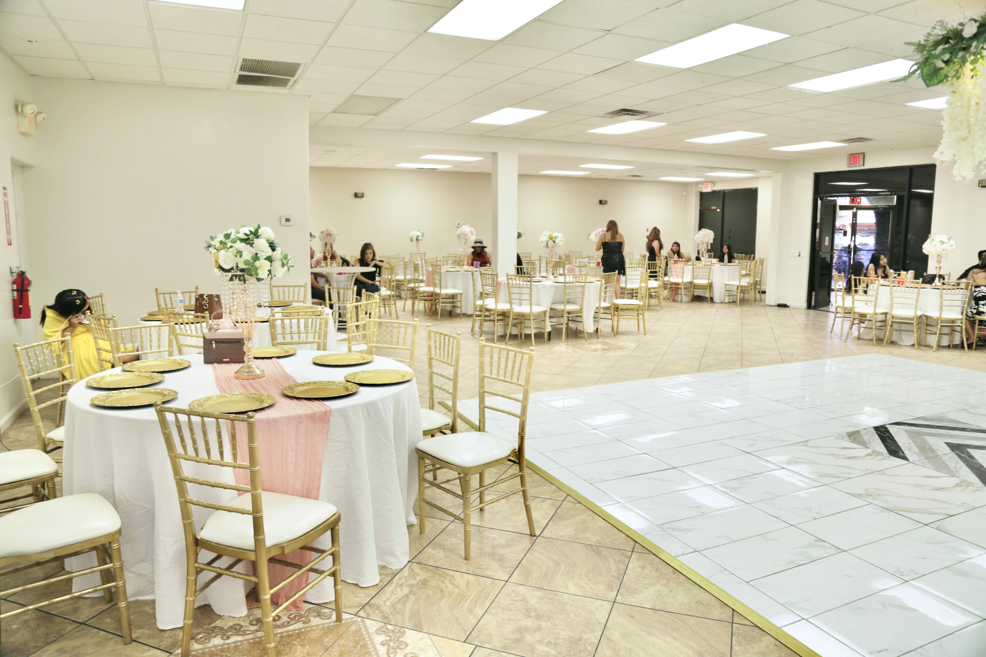 Event at Salon Avalon 2